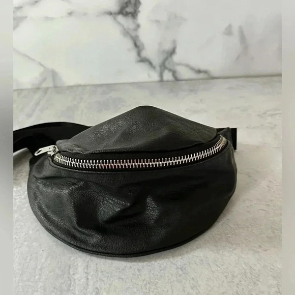 Belt bag/Fanny Pack with exposed zipper - Picture 1 of 11